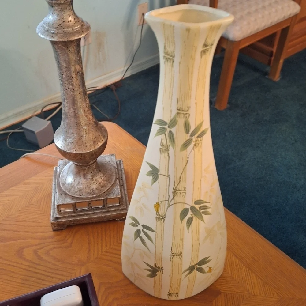 Tropical pottery Vase